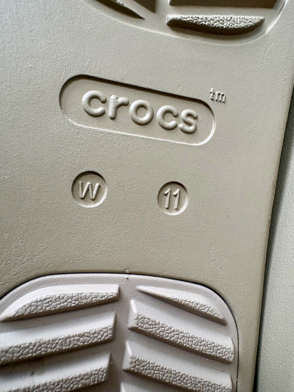 Crocs Brooklyn Ankle Strap Wedge Sandal Black Tan Women Size 11 NEW Summer - Picture 15 of 16